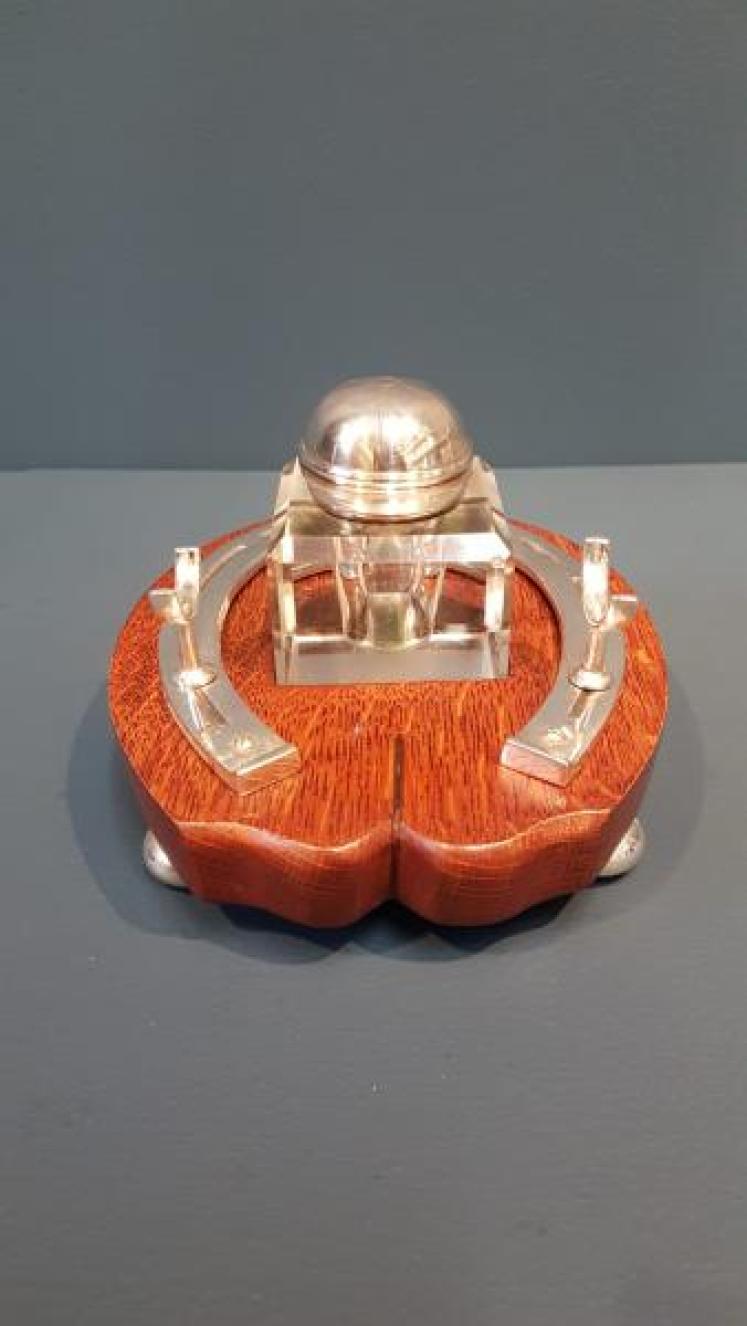 Victorian Oak Horse Racing Themed Pen & Inkstand - Image 7