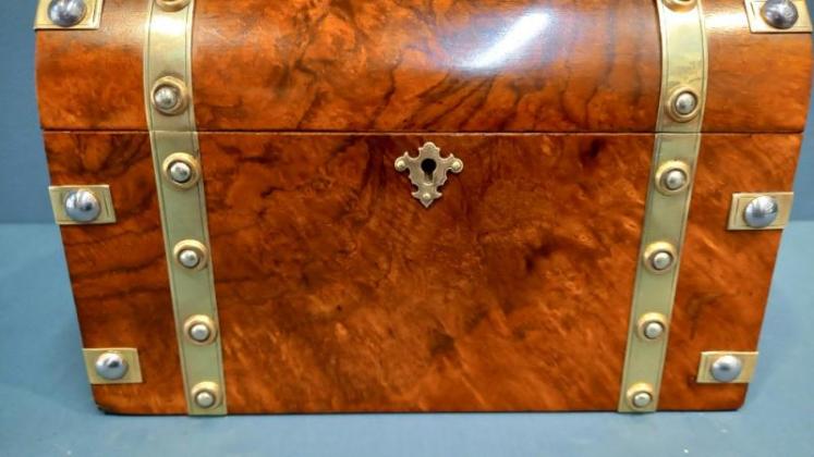 Mid Victorian Burr Walnut Dome Top Letter Casket - Image 4