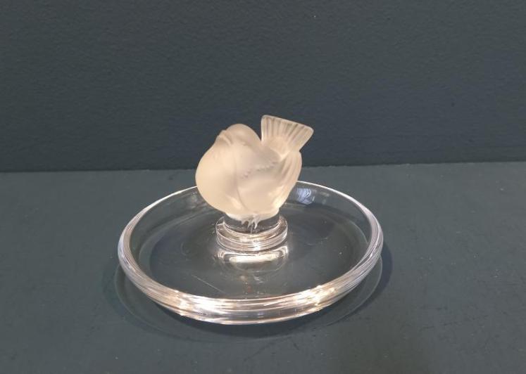 Lalique Opalescent Bird Ring Tray - Image 2