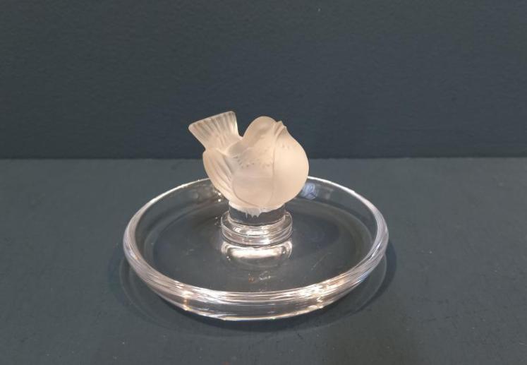 Lalique Opalescent Bird Ring Tray - Image 4