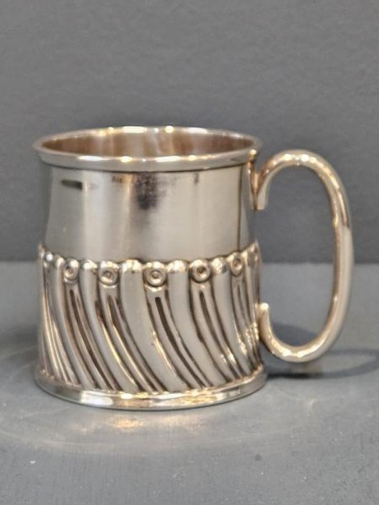 Victorian Silver Mug - Image 1