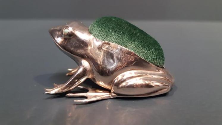 Edwardian Silver Frog Pin Cushion - Image 1
