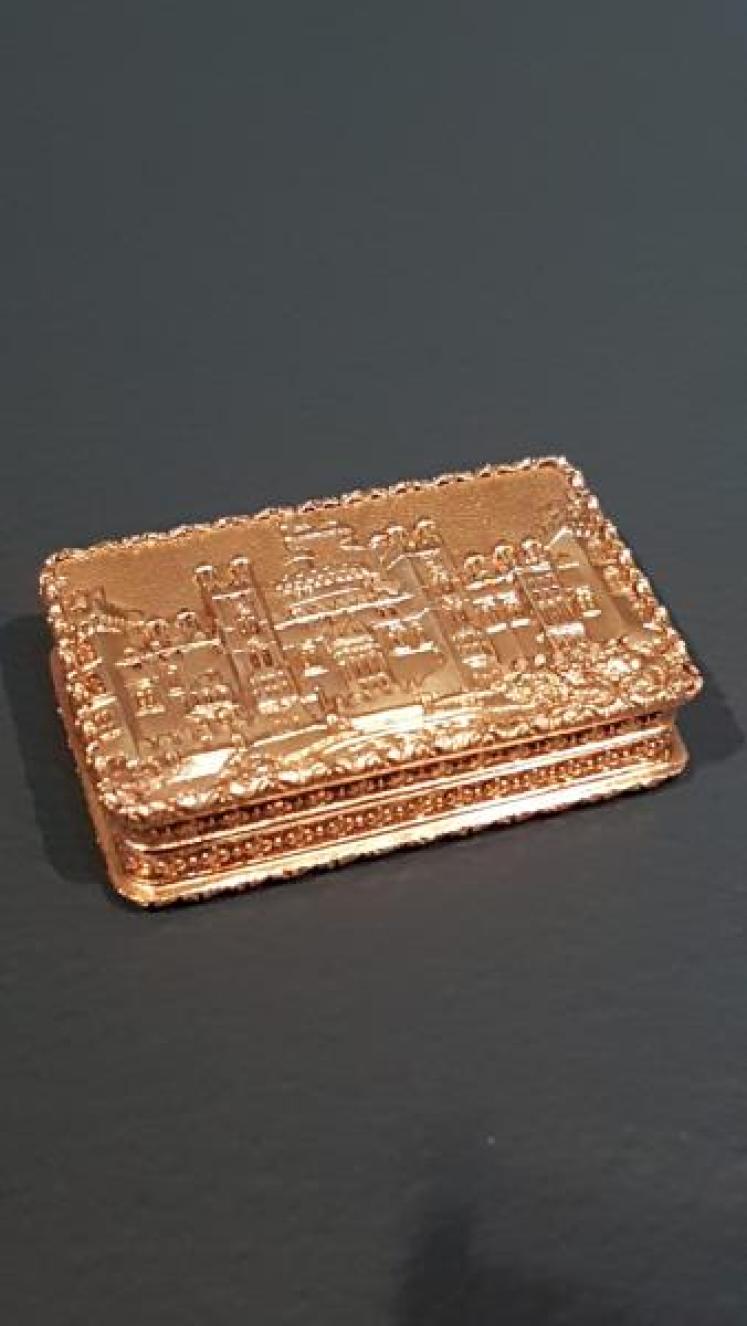 Outstanding Nathaniel Mills Silver Gilt Vinaigrette - Image 1