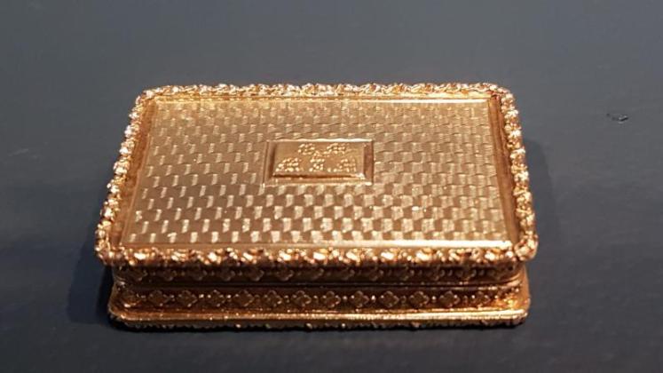 Outstanding Nathaniel Mills Silver Gilt Vinaigrette - Image 5