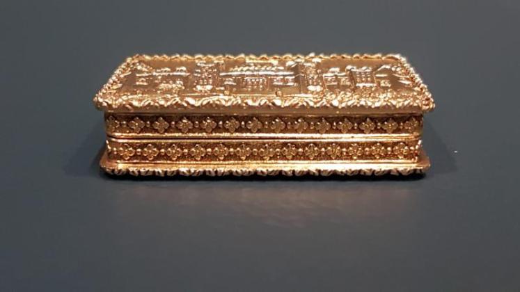 Outstanding Nathaniel Mills Silver Gilt Vinaigrette - Image 6