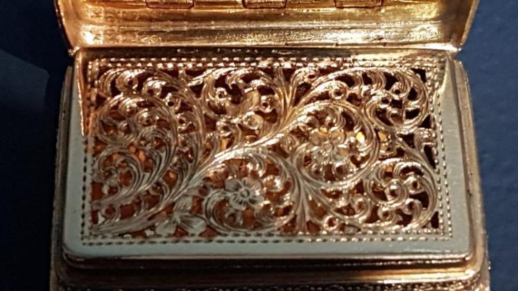 Outstanding Nathaniel Mills Silver Gilt Vinaigrette - Image 7