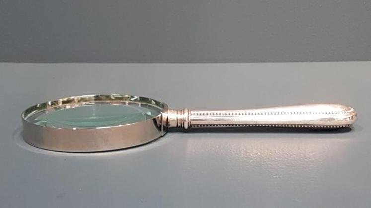 Silver Handle Magnifying Glass - Image 3