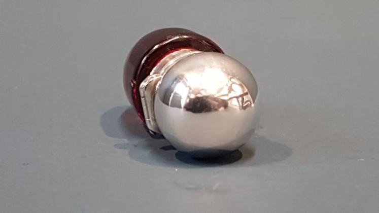Victorian Cranberry and Silver Pocket Scent Bottle - Image 3