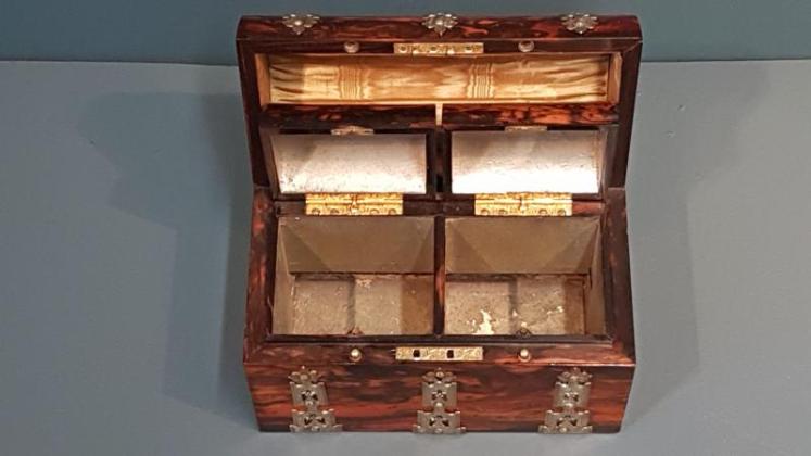 Outstanding Quality Early Victorian Coromandel Tea Caddy - Image 4