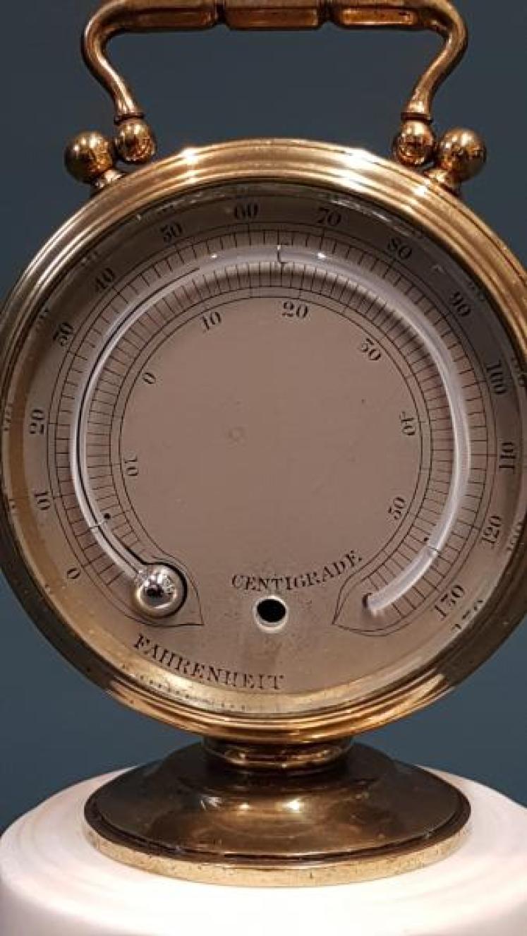 Negretti and Zambra Desk Top Barometer and Thermometer - Image 5