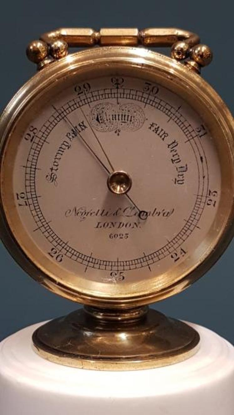 Negretti and Zambra Desk Top Barometer and Thermometer - Image 6