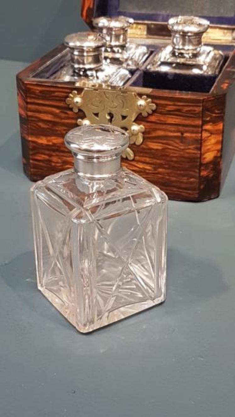 Victorian Coromandel Scent Box with Silver Top Bottles - Image 4