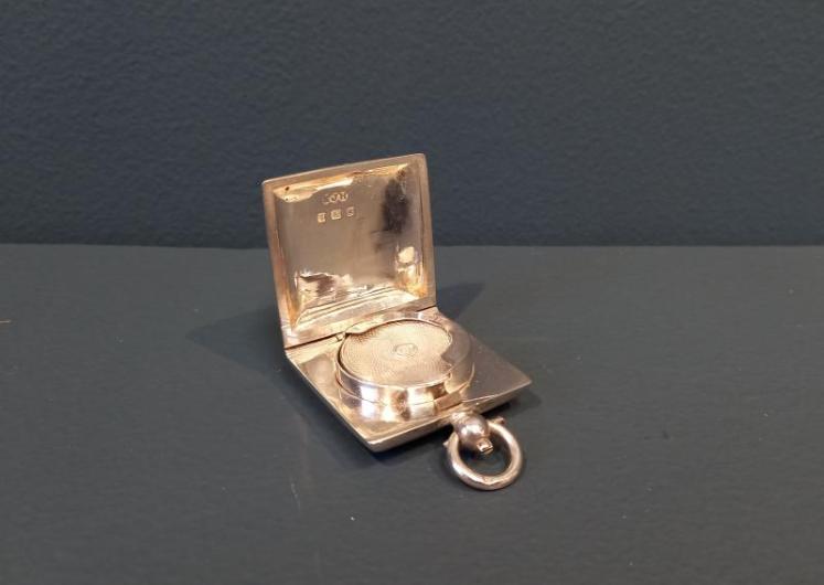 Immaculate Edwardian Period Silver Square Sovereign Case - Image 1