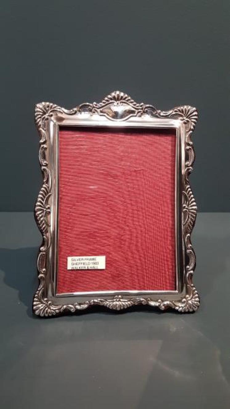 Edwardian Embossed Silver Photo Frame - Image 1