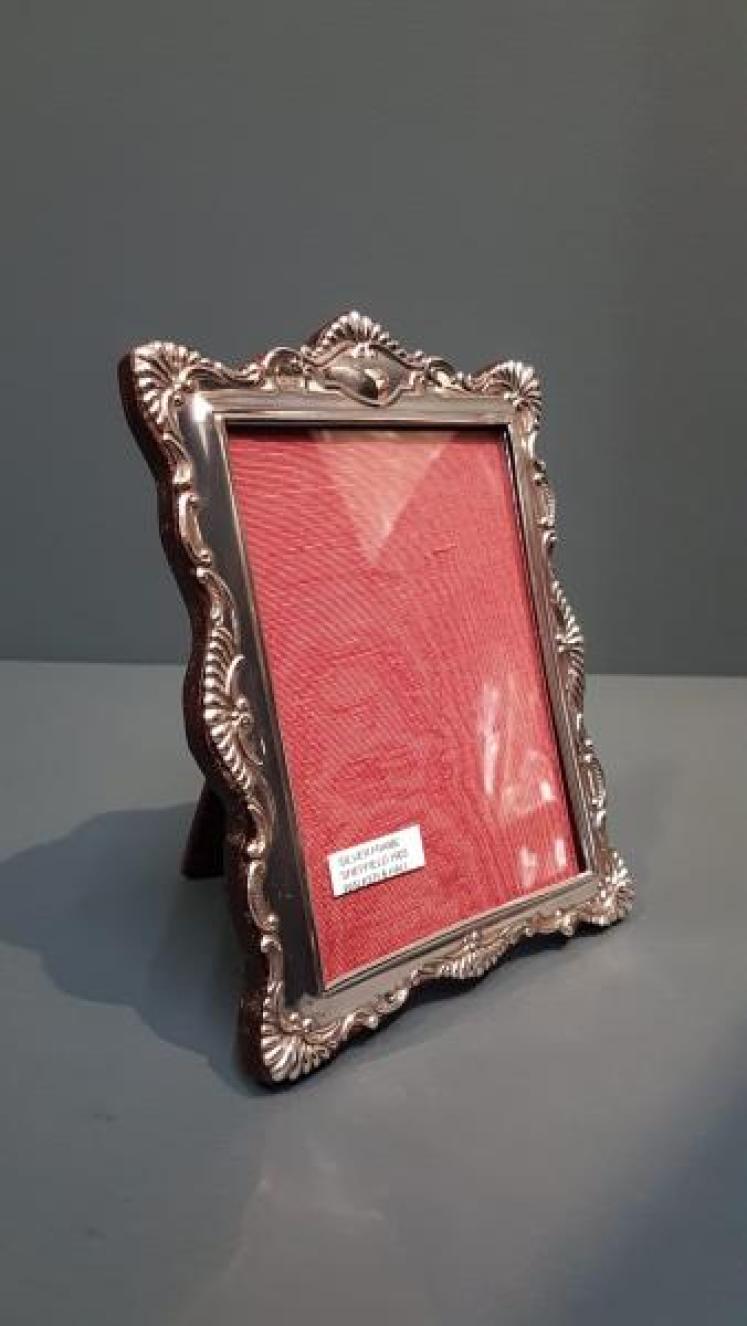 Edwardian Embossed Silver Photo Frame - Image 5
