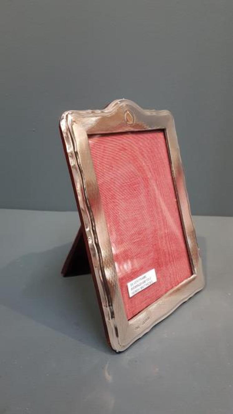 George V Engine Turned Silver Photo Frame - Image 2