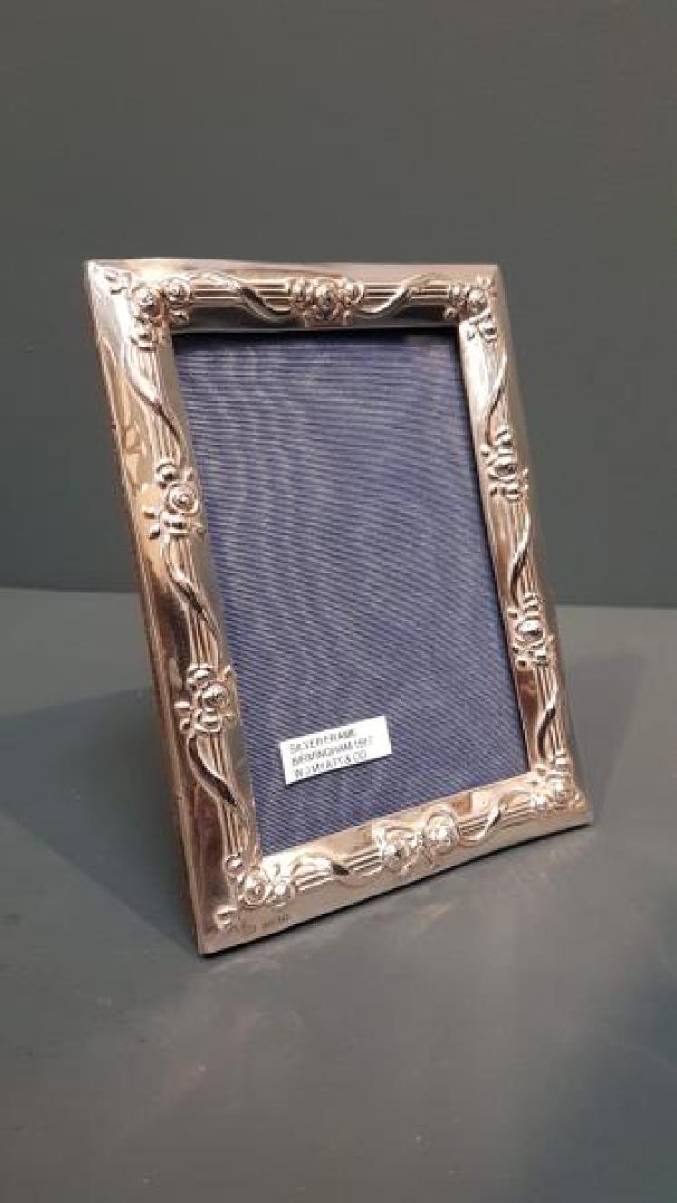 George V Silver Photo Frame - Image 1