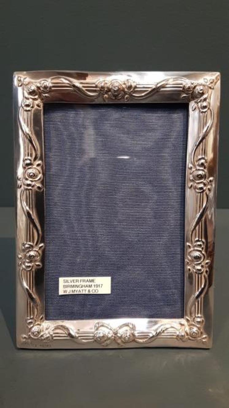 George V Silver Photo Frame - Image 2