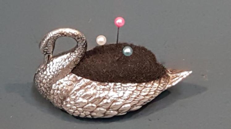 George V Silver Swan Pin Cushion - Image 3