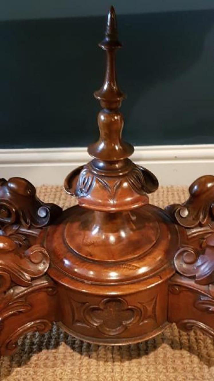 Fine Quality Mid Victorian Burr Walnut Gaming Table - Image 6