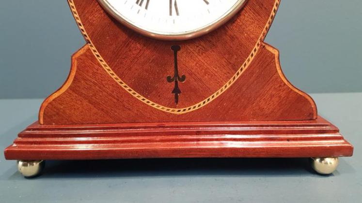 Fine Quality Elliptical Inlaid Mahogany Mantel Clock - Image 5