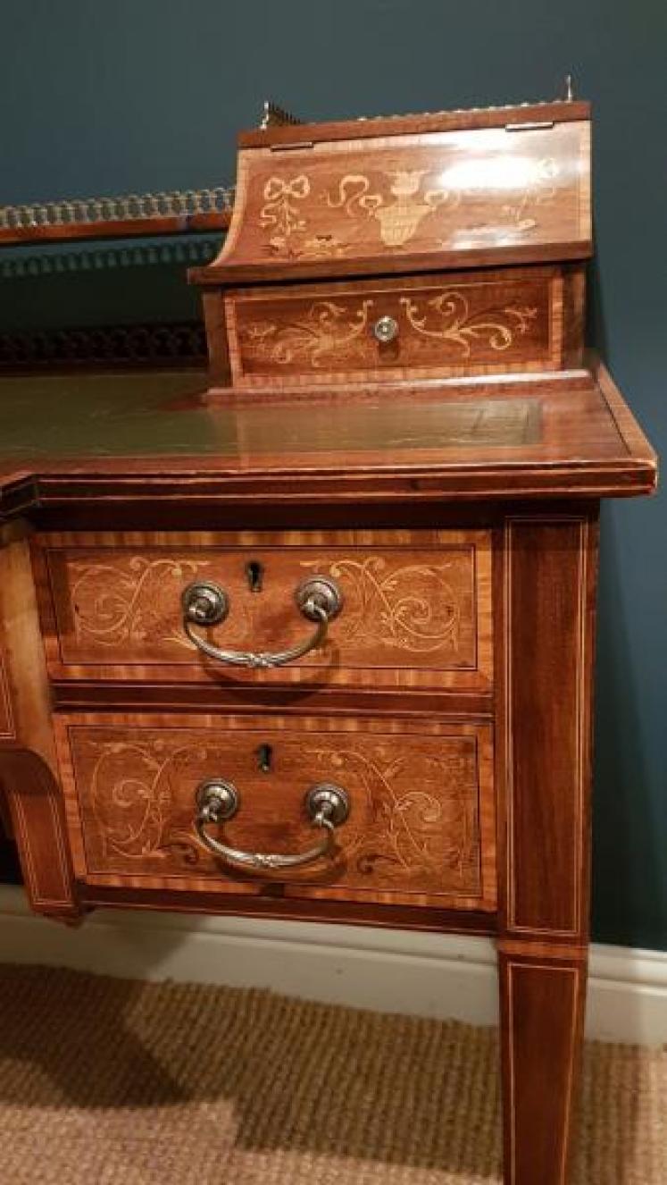 Fine Quality Victorian Rosewood Carlton House Desk - Image 7