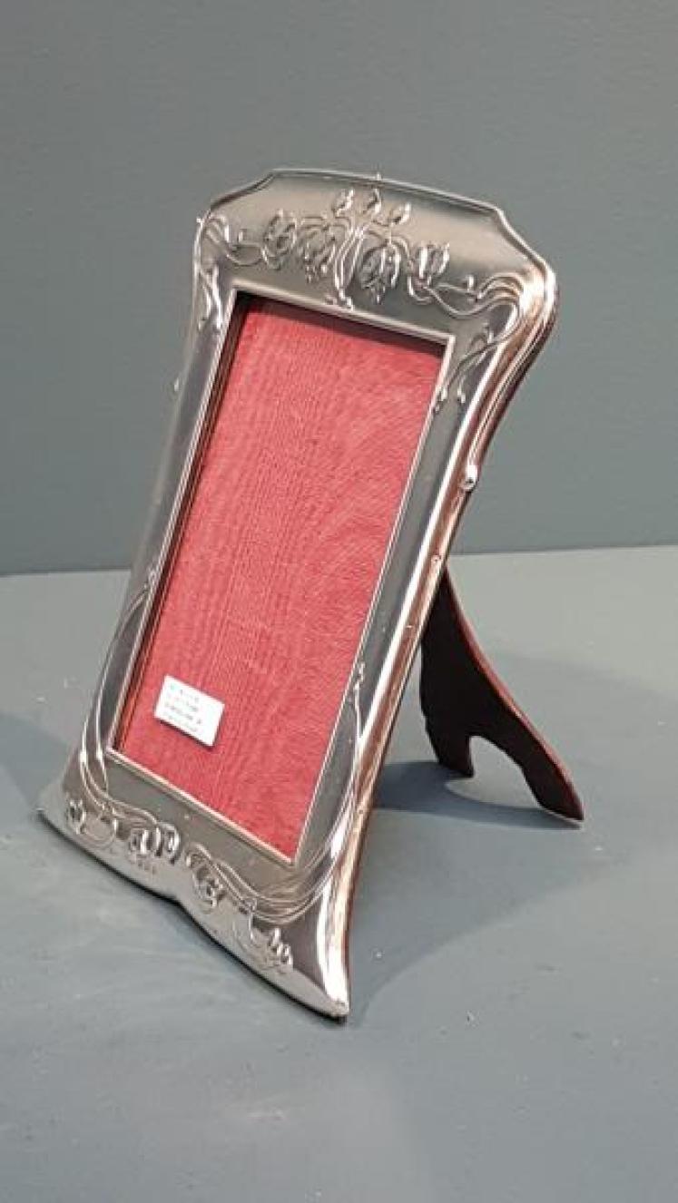 Superb Art Nouveau Silver Photo Frame - Image 3