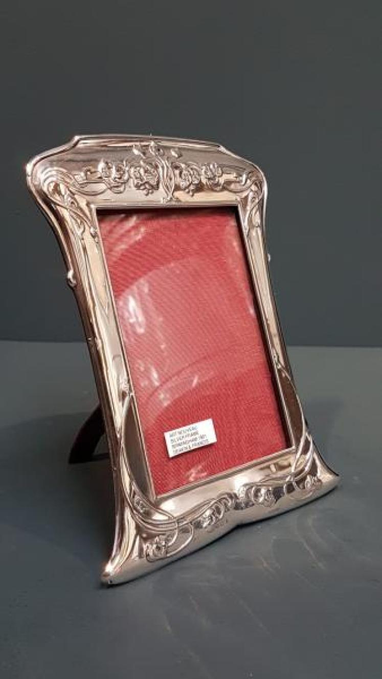 Superb Art Nouveau Silver Photo Frame - Image 6
