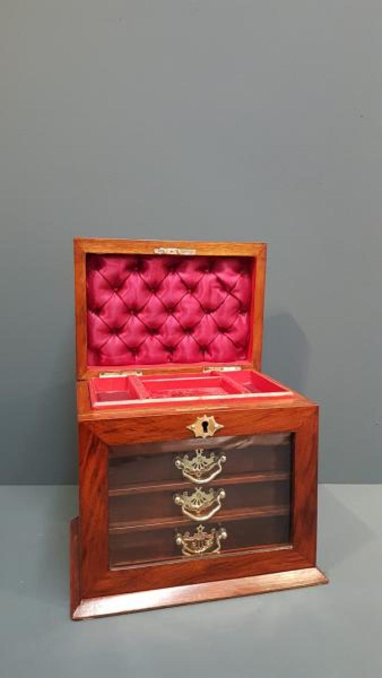 Victorian Walnut Jewellery Box - Image 1