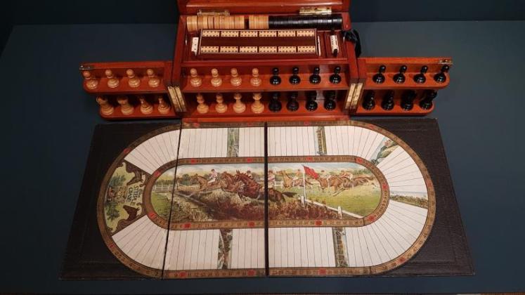 Superb Victorian Walnut Games Compendium - Image 2