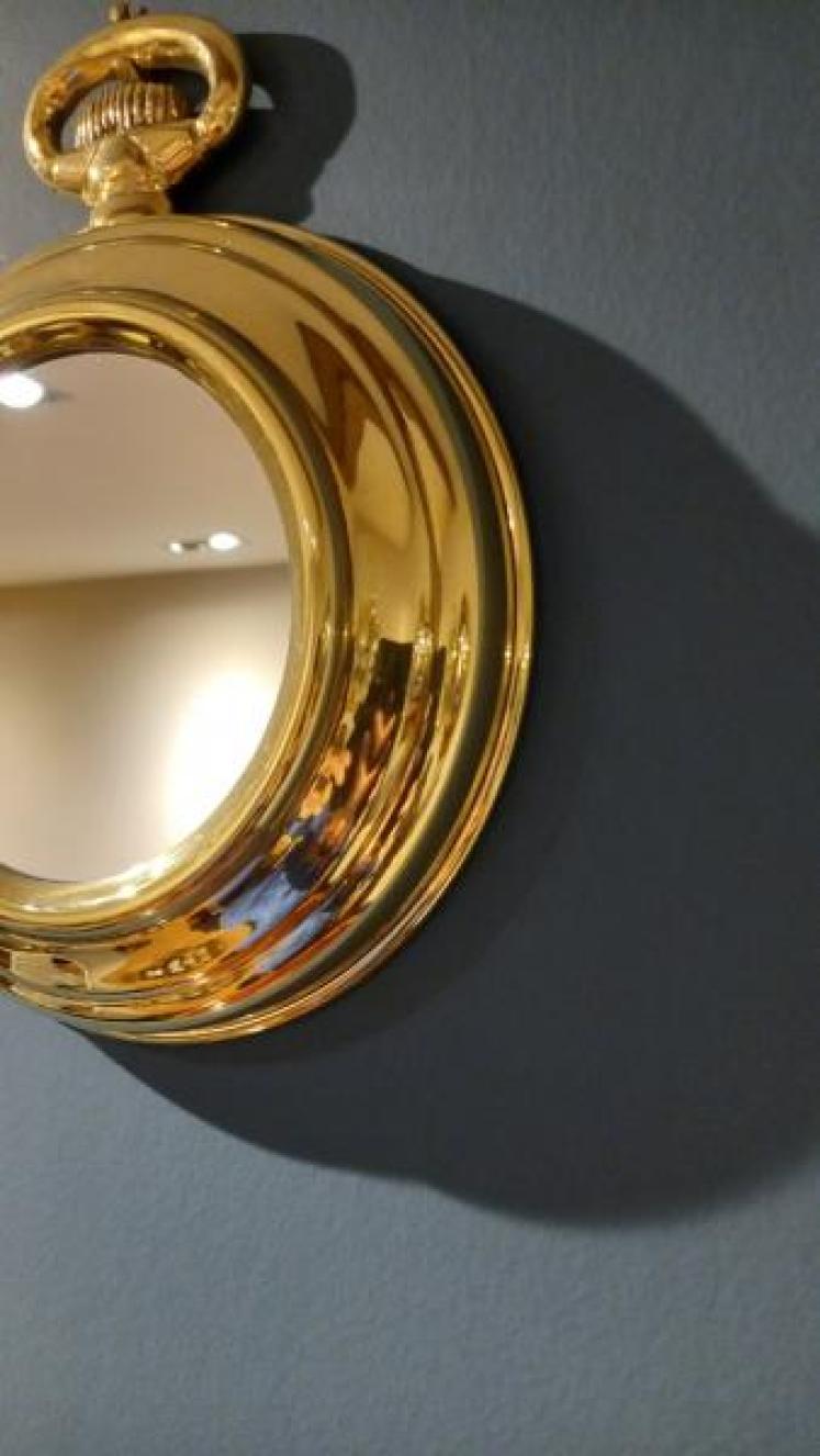 Stylish 1930's Brass Pocket Watch Style Wall Mirror - Image 3