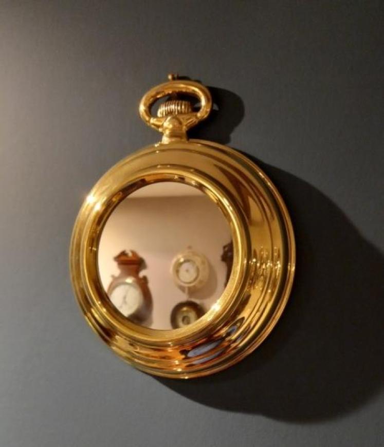 Stylish 1930's Brass Pocket Watch Style Wall Mirror - Image 7