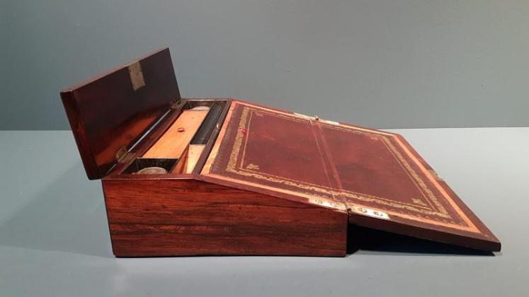 Regency Rosewood Writing Slope - Image 4