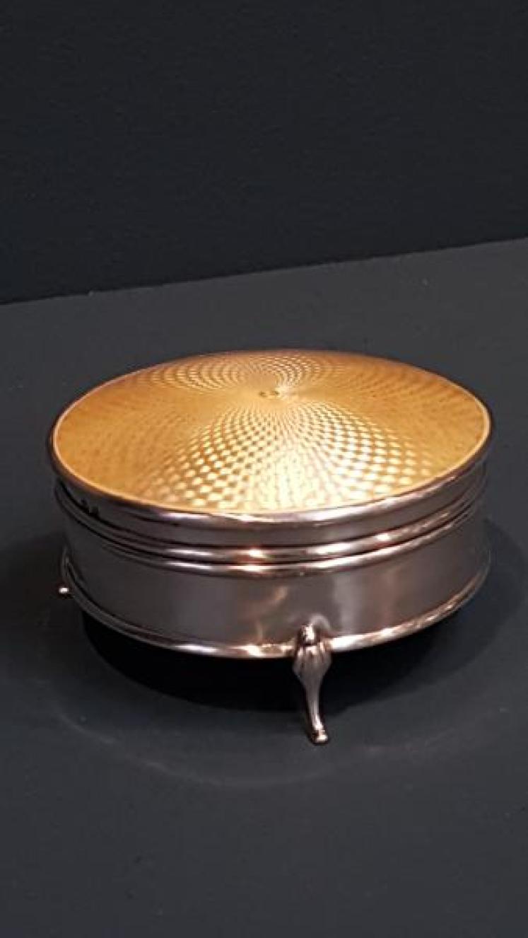 Golden Yellow Enamel and Silver Ring Box - Image 1