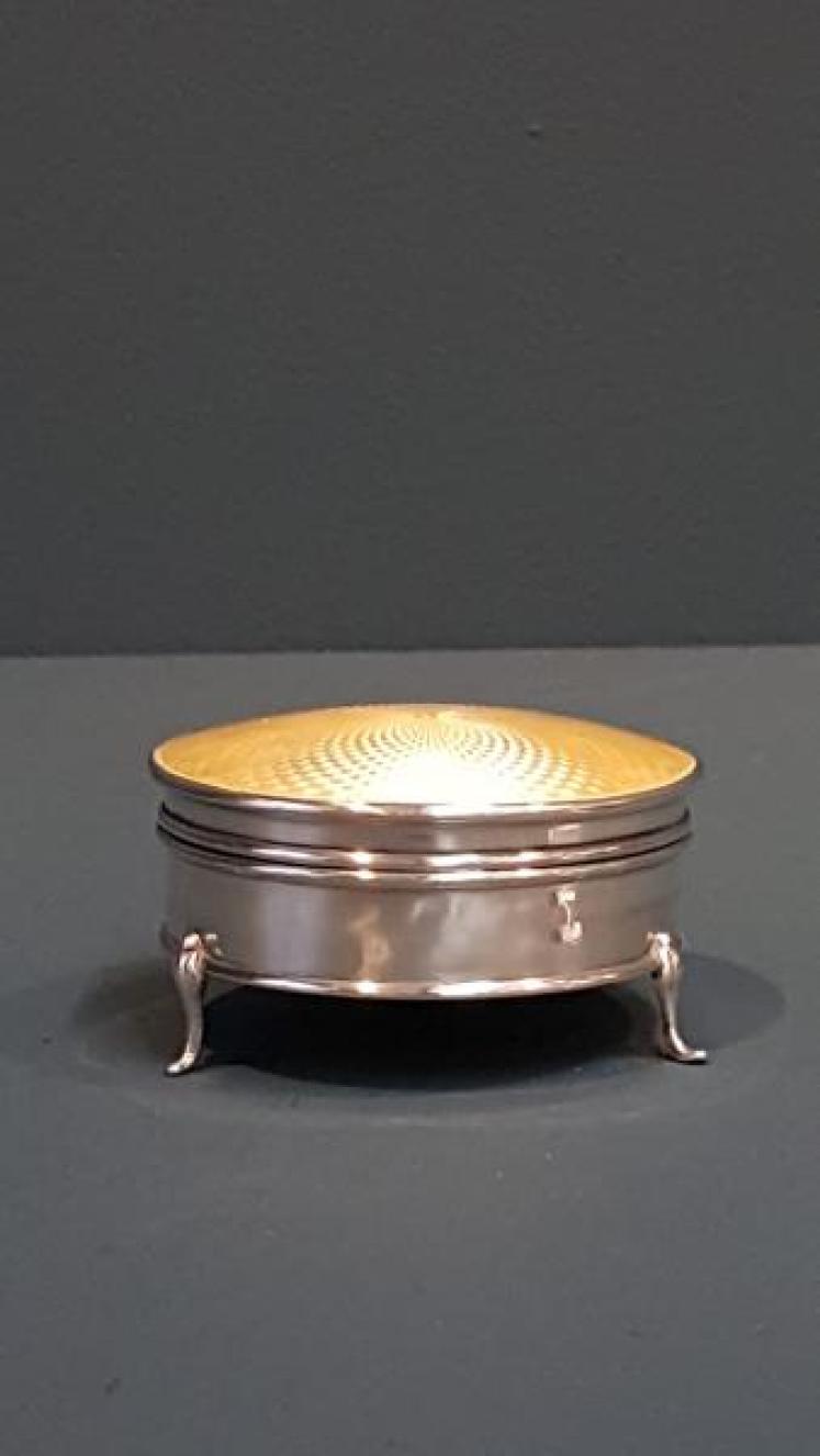 Golden Yellow Enamel and Silver Ring Box - Image 2
