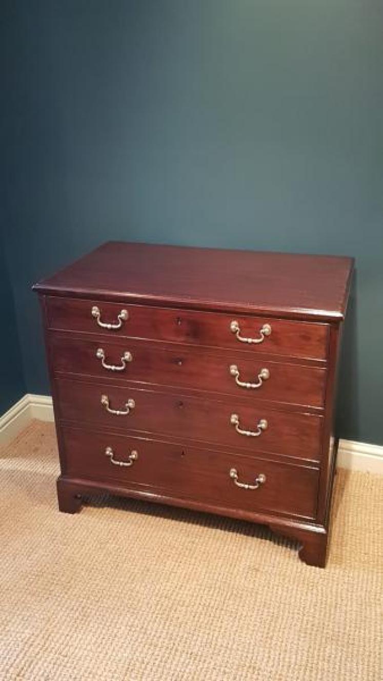 Small George III Mahogany Chest of Drawers - Image 7