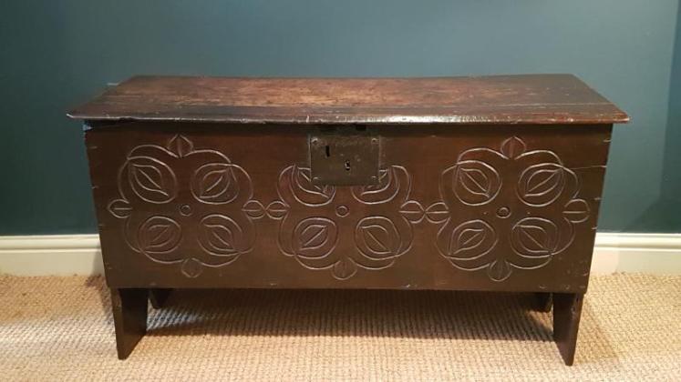 Period Oak Sword Box - Image 1