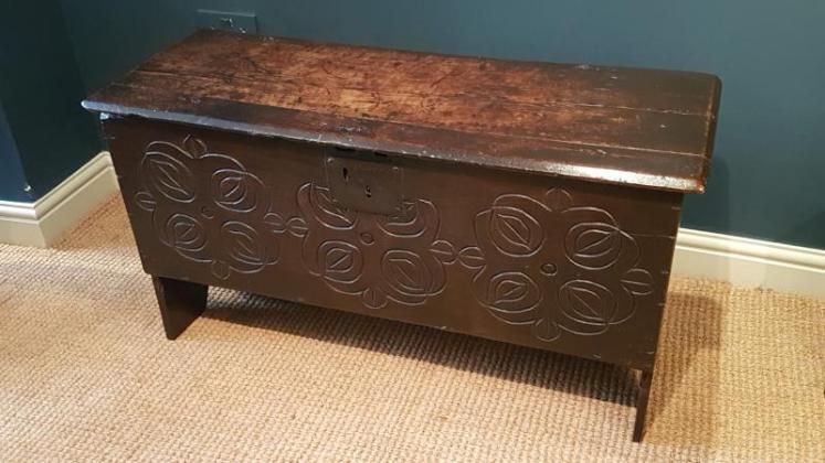 Period Oak Sword Box - Image 2
