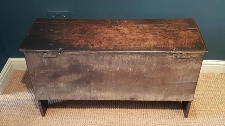 Period Oak Sword Box - Image 4