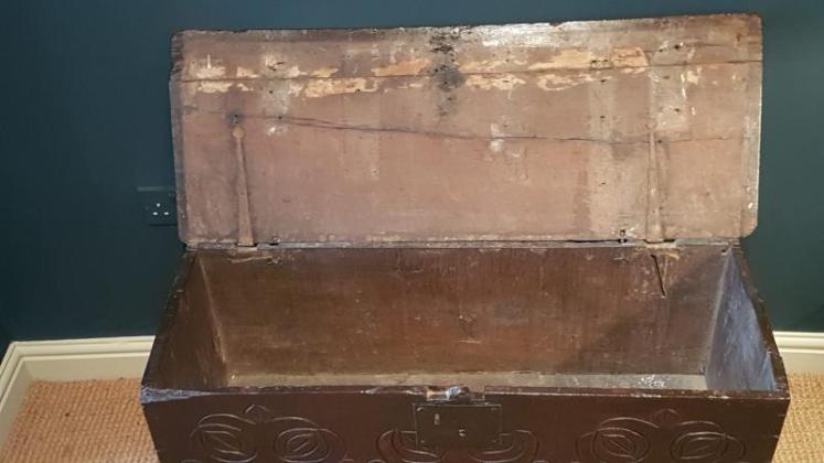 Period Oak Sword Box - Image 6