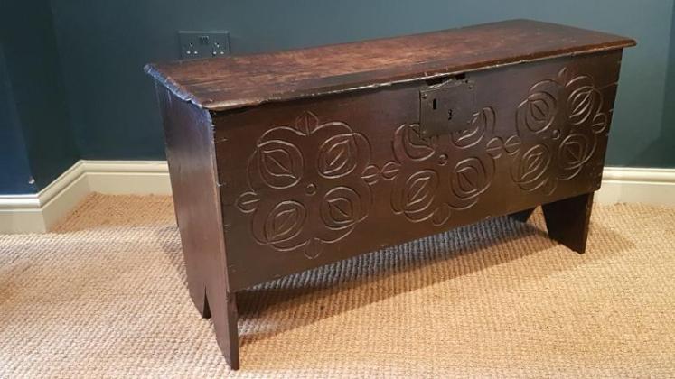 Period Oak Sword Box - Image 7