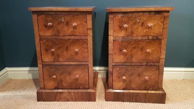 Matching Pair of Victorian Burr Walnut Bedside Chests - Image 2