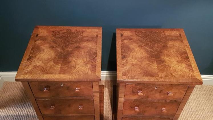 Matching Pair of Victorian Burr Walnut Bedside Chests - Image 4
