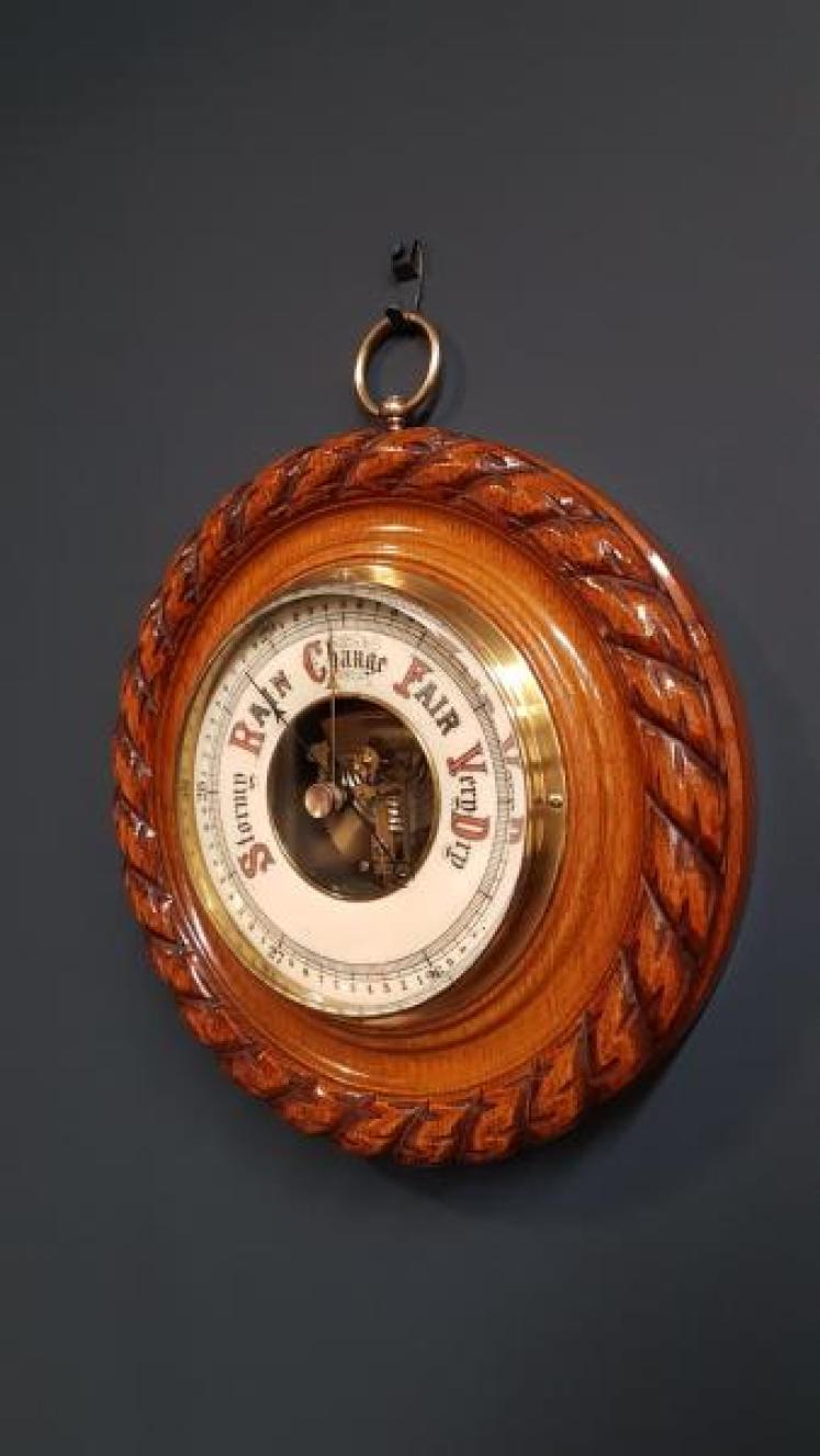 Quality Victorian Oak Rope Twist Barometer - Image 5
