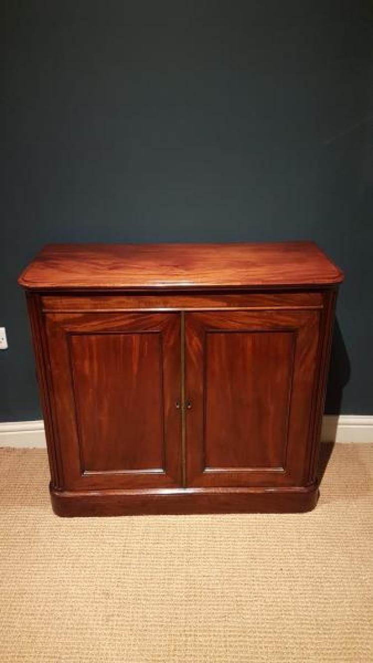 Regency Mahogany Gillow Style Bookcase - Image 1