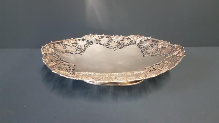 Fine Quality Solid Silver Grape Dish - Image 1