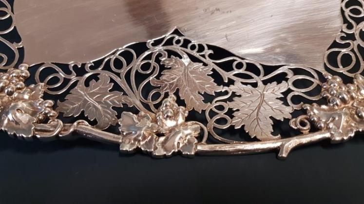 Fine Quality Solid Silver Grape Dish - Image 3