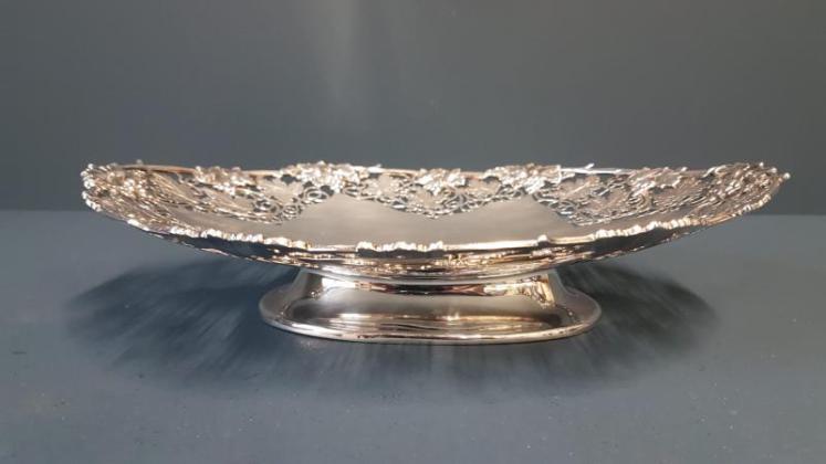 Fine Quality Solid Silver Grape Dish - Image 4