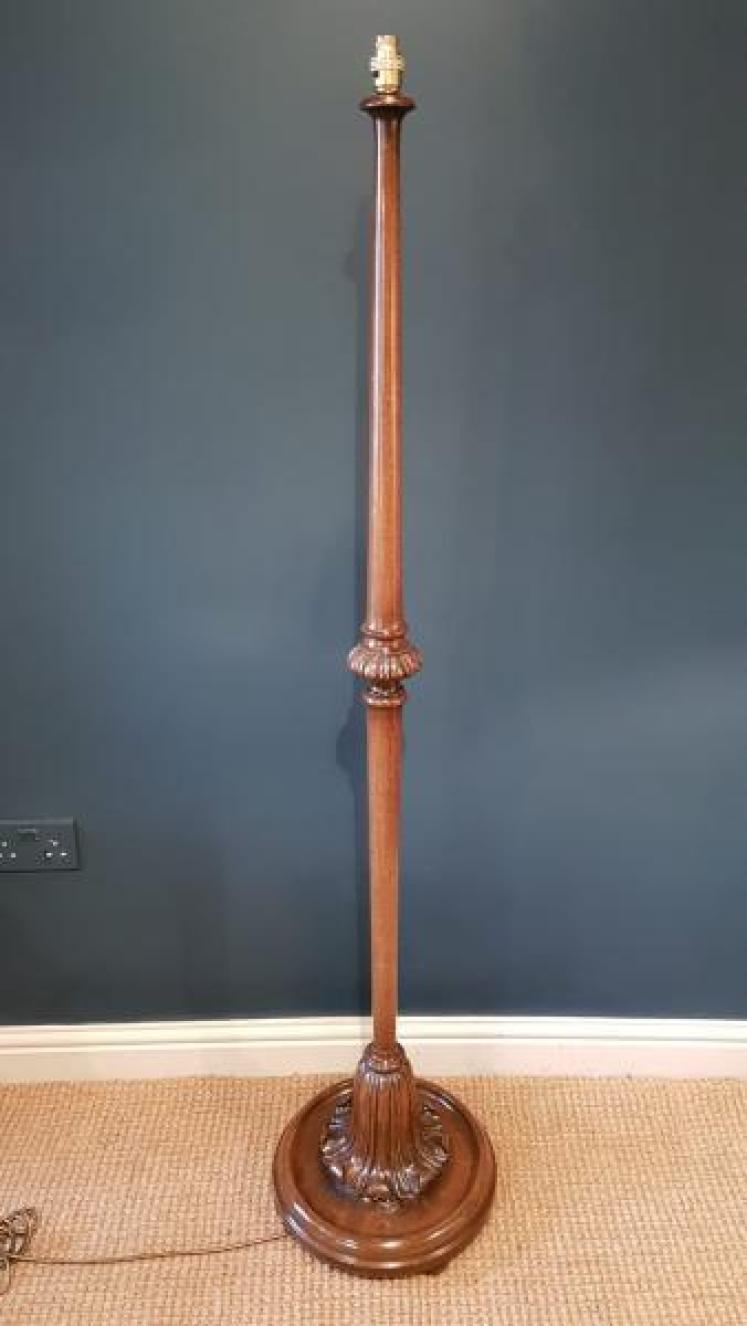 Superb Edwardian Walnut Lamp Standard - Image 1