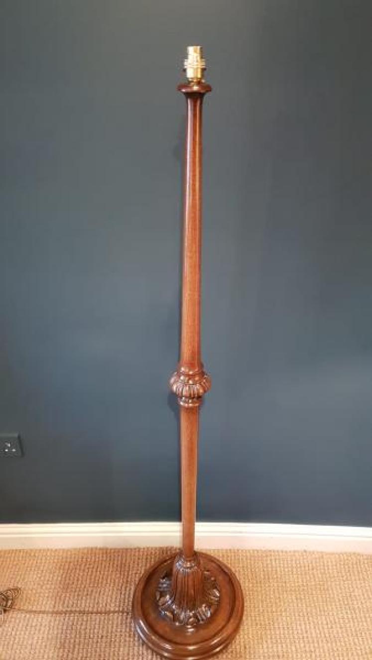 Superb Edwardian Walnut Lamp Standard - Image 6